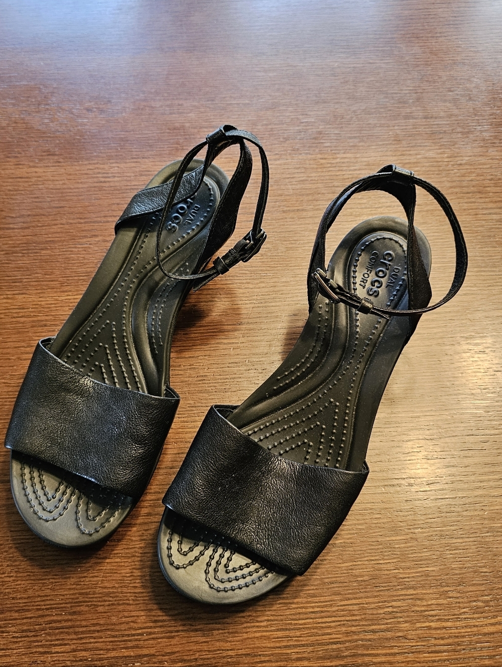 Crocs LeighAnn Black Ankle Strap Wedges Size 8 - Picture 2 of 16